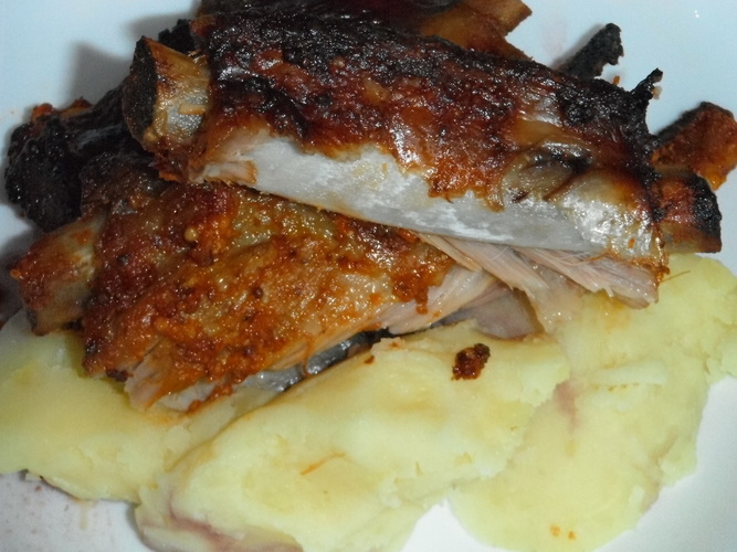 Žarijose skrudinti šonkauliukai